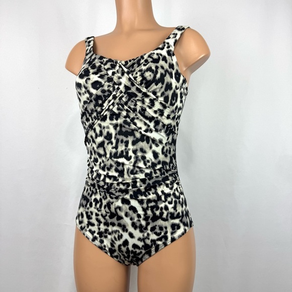Lands End Women’s 8L Tan Black Cheetah Print One Piece Swimsuit Slimming w/ Bra - Picture 5 of 12